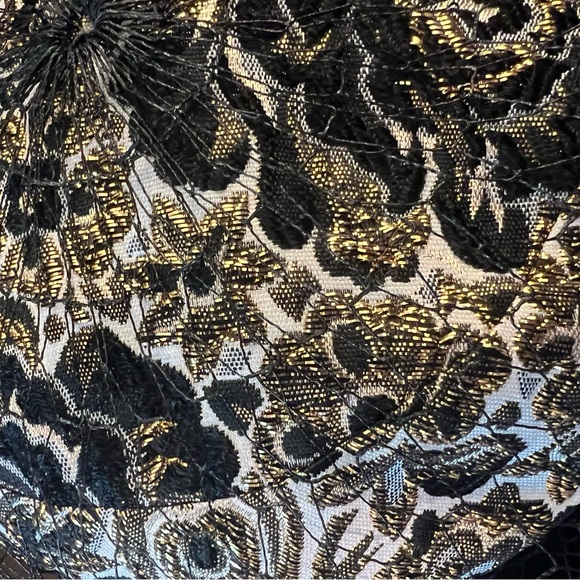 Gorgeous vintage Camellia hat- black, with gold and white! - Picture 6 of 6